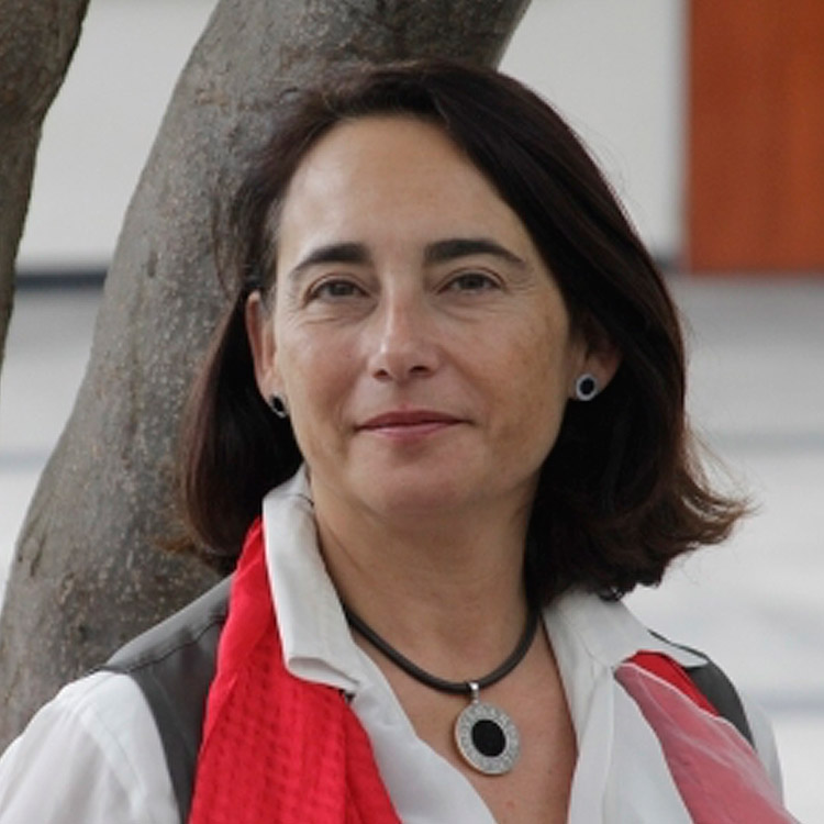 Cristina Larroy (Vicepresidenta)